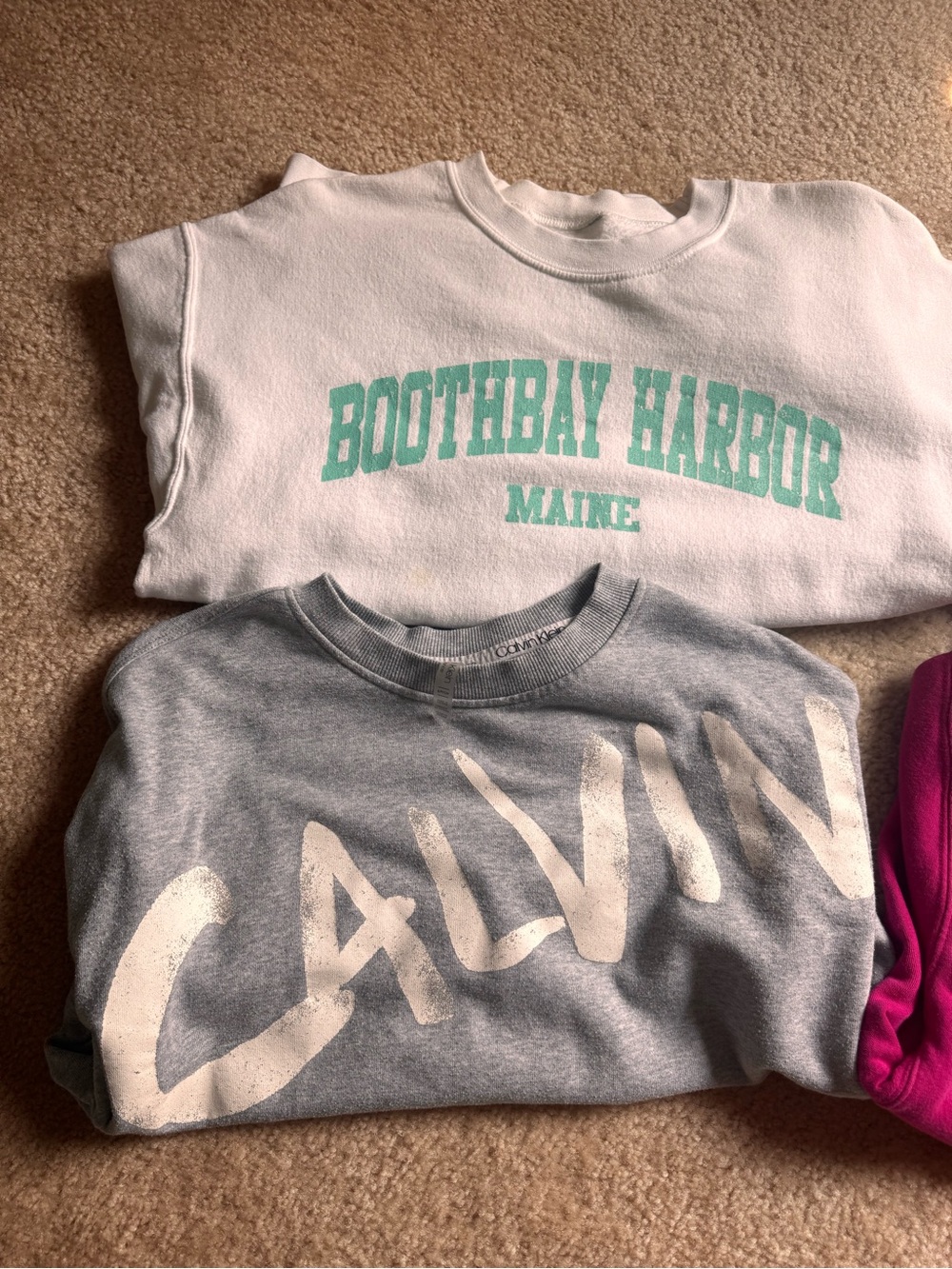 Six pieces of hoodies - Picture 2 of 4